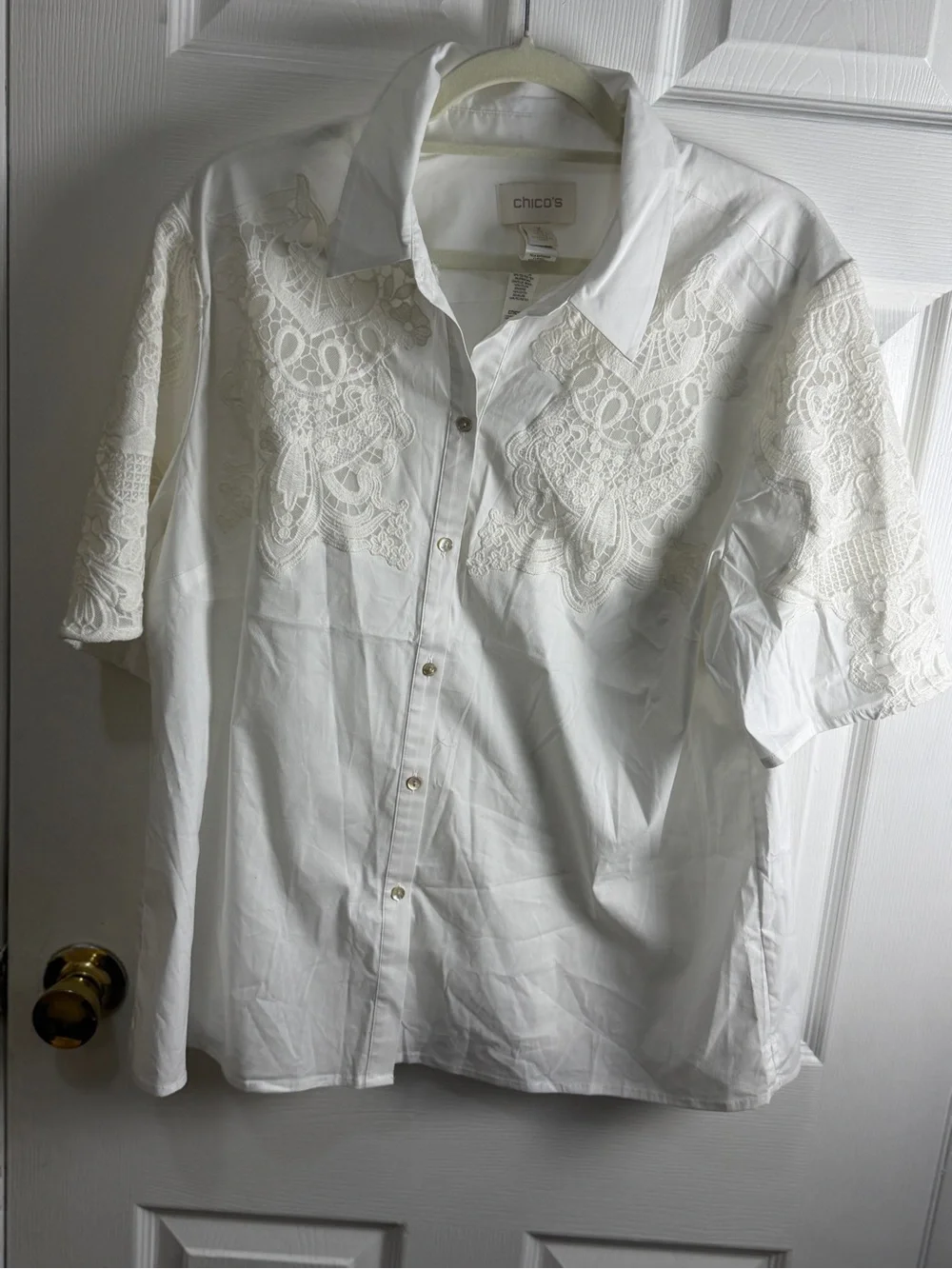 Chico's White Short-Sleeve Button-Down Shirt with Lace Embroidery size 3 XL